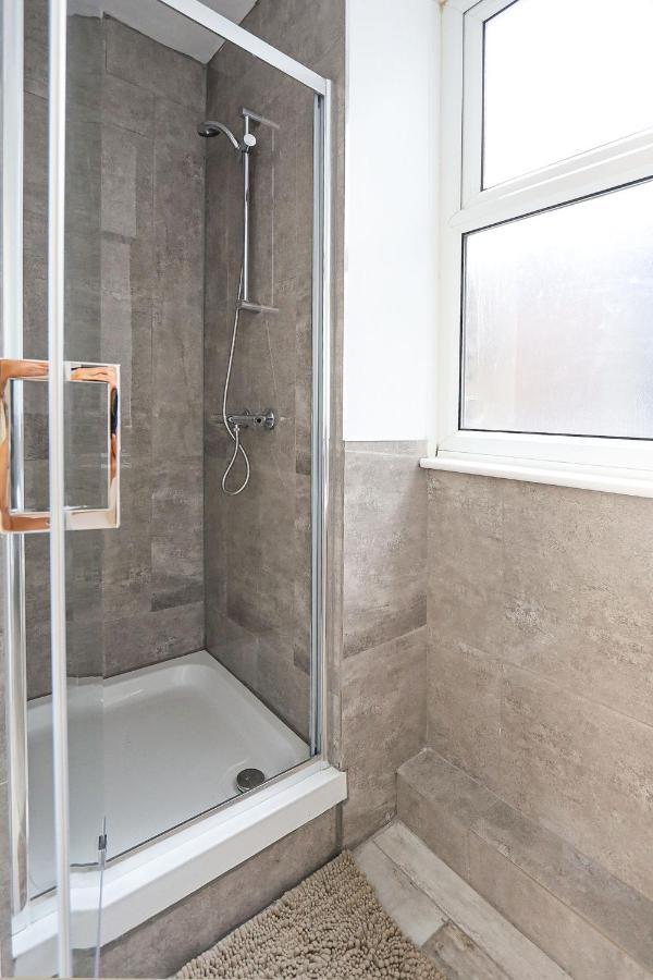 Stylish One Bedroom Apartment In Greater Londýn Exteriér fotografie